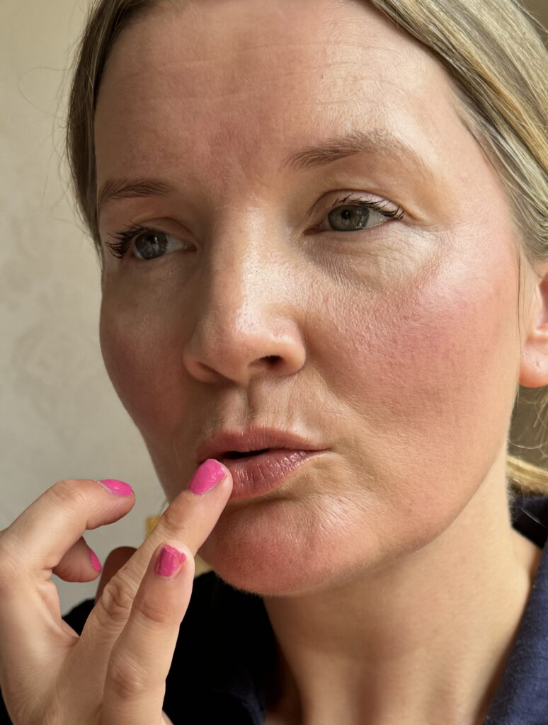 Using on the lips, leaves a glossy finish