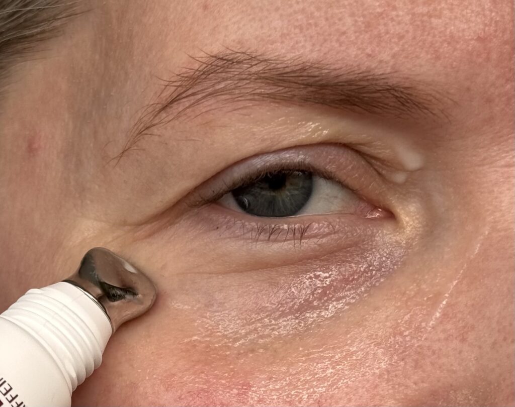 Applying eye serum