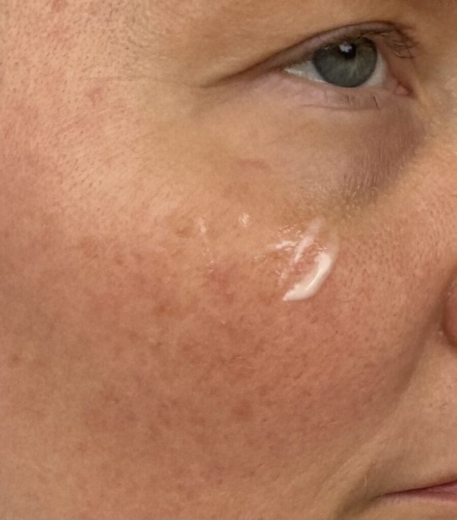 Contouring Face Serum texture