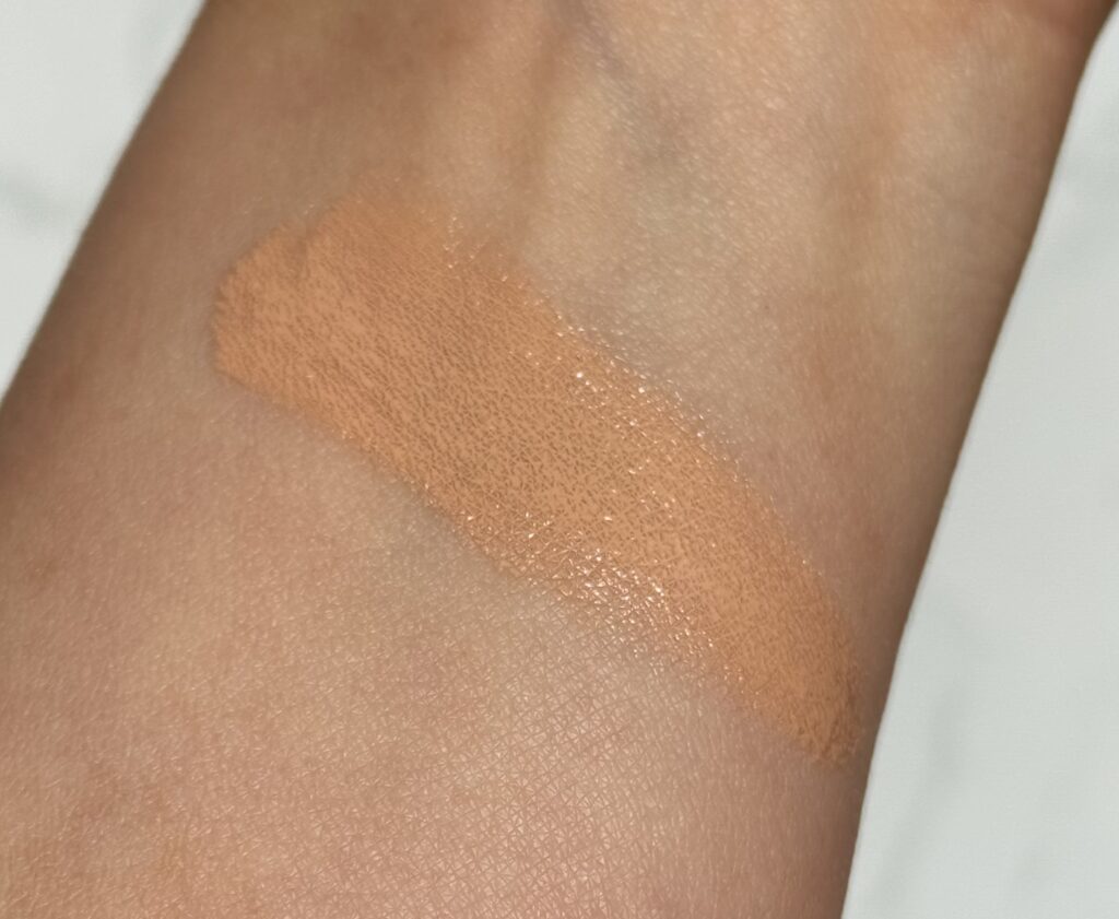 Swatch of shade 4