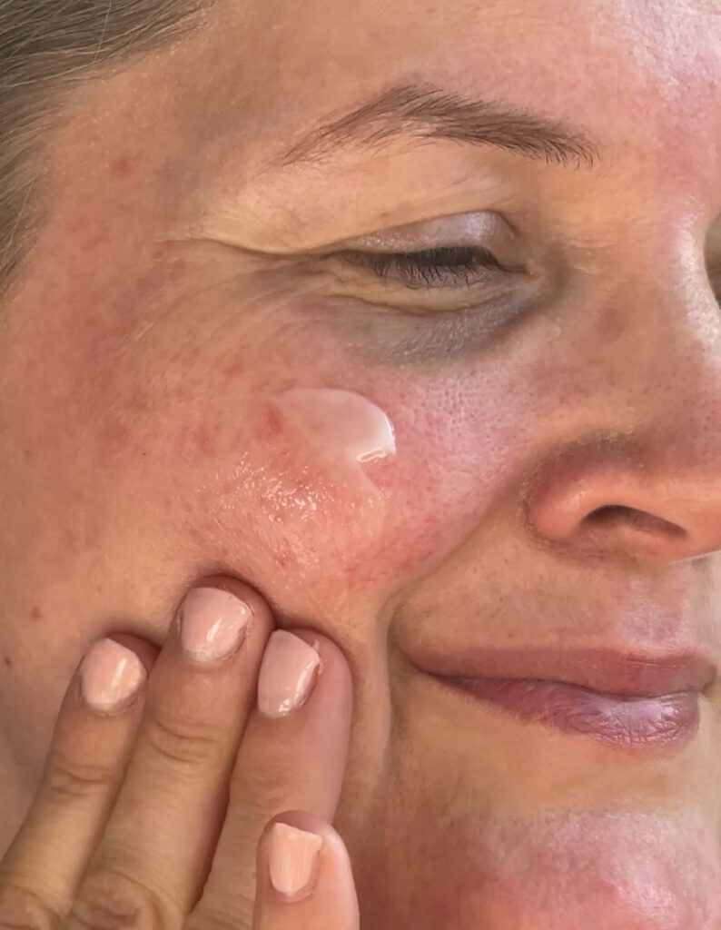 Texture of the Charlotte Tilbury Dark Spot Correcting Radiance Recovery Serum