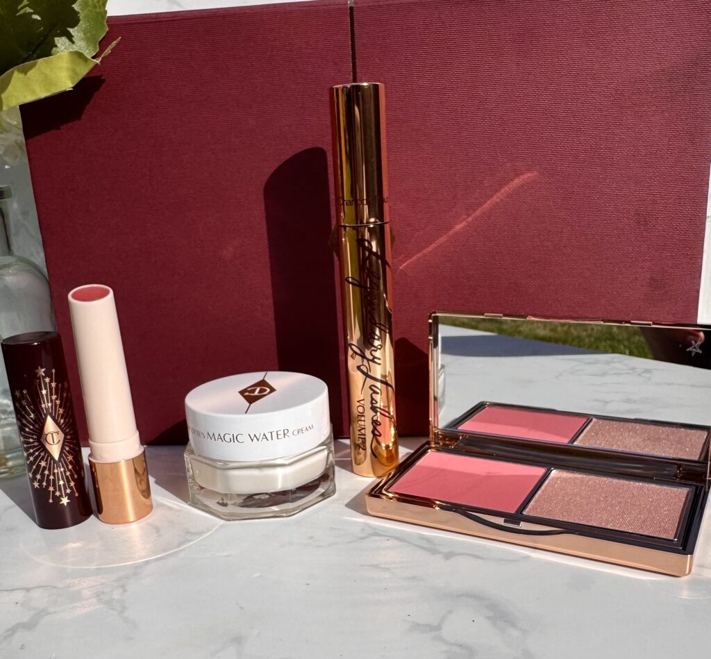 Products and shades of the Beauty Icons summer box