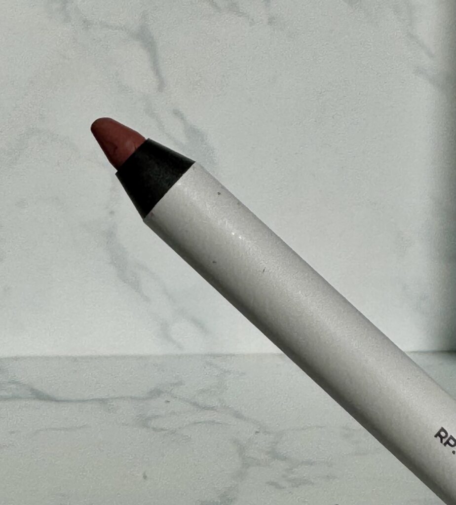 Line + Define Lip Colour in shade Buff