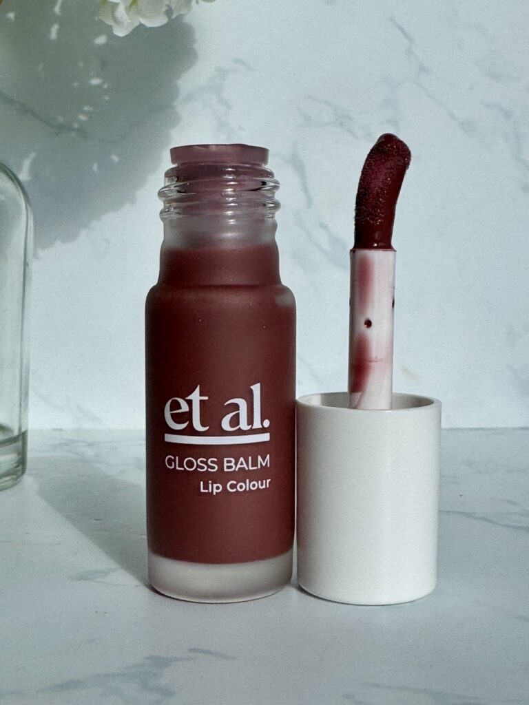The doe foot applicator of the Et Al Gloss Bomb